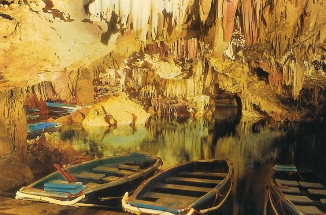 Пещера Дирос Пелопоннес